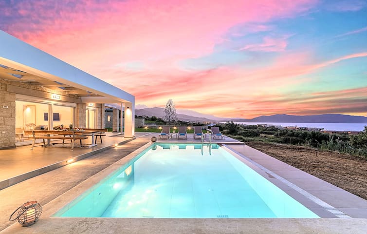 Vista Mare Maxima Heated Pool