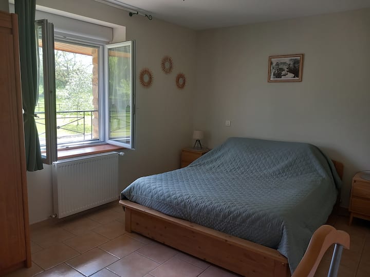 Sovrum på övervåningen med 160 sängar.
