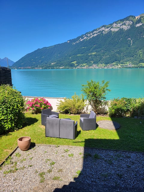 Chalet Seehus Ground Floor - Front Row Lake Brienz