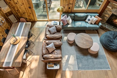 Successful Airbnb property: Cozy Forested Haven - Walk To/Swim Lake Arrowhead in Lake Arrowhead