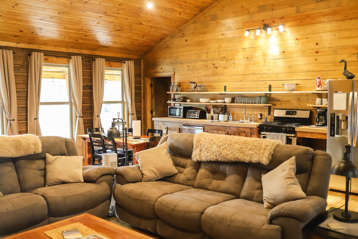 BUCKEYE Lodge on the Ozark's pig trail scenic hwy - Cabins for