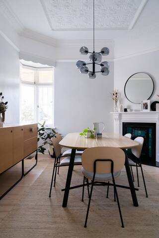 Whole Home, Luxury Interiors, King Bed & Backyard gallery image 3