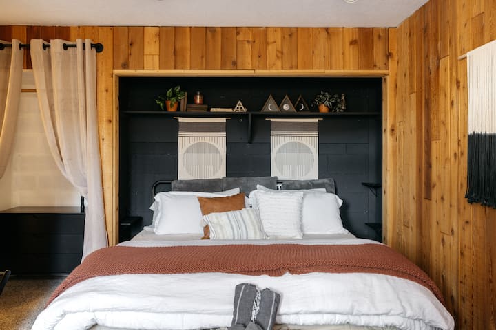 Pohodlie prepracované – pokojne odpočívajte v druhej spálni, ponúknite manželskú posteľ a voliteľnú futonovú manželskú posteľ