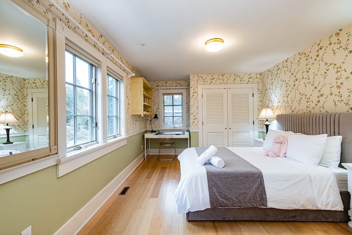 Second bedroom with ensuite