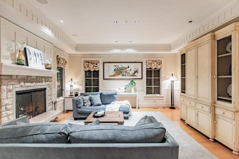 Top Airbnb: Vancouver Golf Villa, Private 5BA/6BA Pet Friendly in Kerrisdale