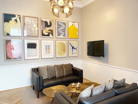Top performing Airbnb: Exclusive opportunity since construction in house in Mariahilf