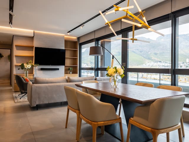 Luxury Three Bedroom Apartment | The Halyard