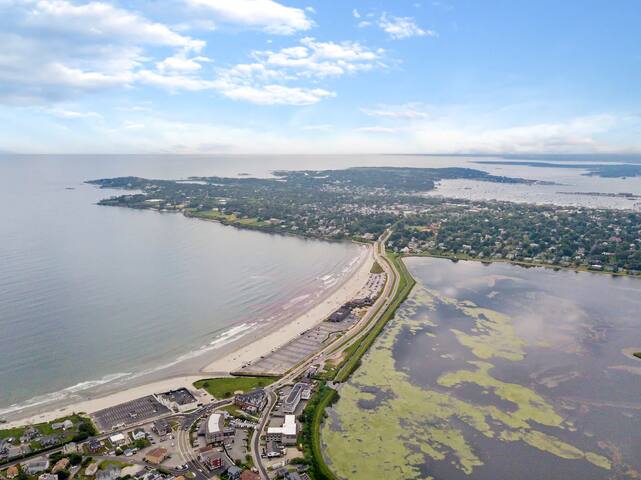 Beach House w/ a VIEW! Walk to Beach and Newport gallery image 4
