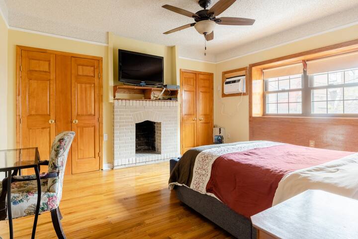 LIC SWEET HOME – ZOLLER STAYS gallery image 4