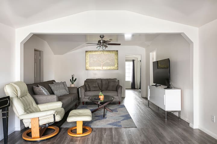 Charming House w/ Relaxing Patio