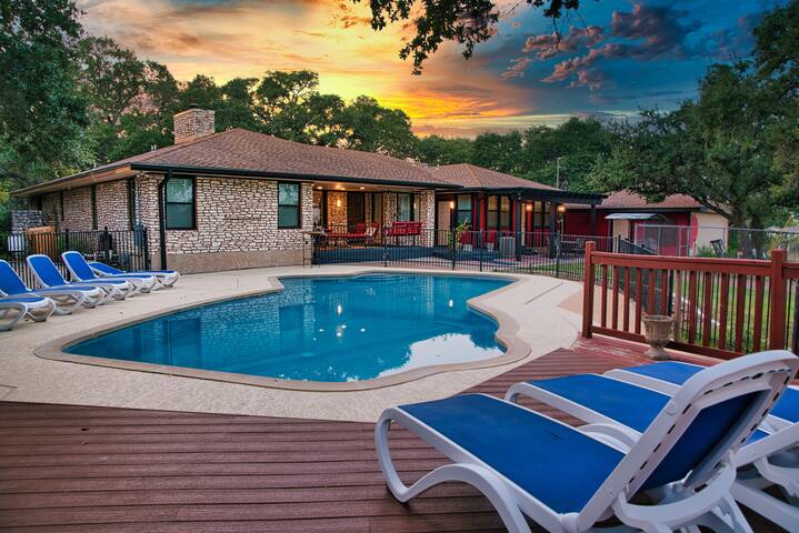 Austin Retreat: Private Pool, Hot Tub & Pet Space