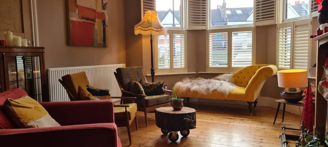 50% OFF | 5 STAR home | FREE breakfast + parking gallery image 2