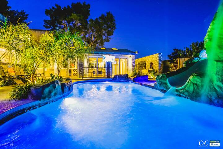 CC1 Upgraded 9BD/8BA Villa 3.6mi from Vegas Strip gallery image 3