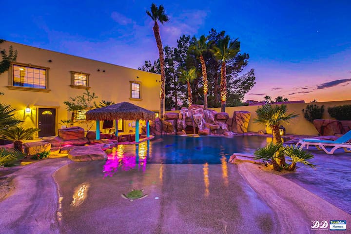 DD1 Glamorous 12BD/13BA Mansion Near Vegas Strip