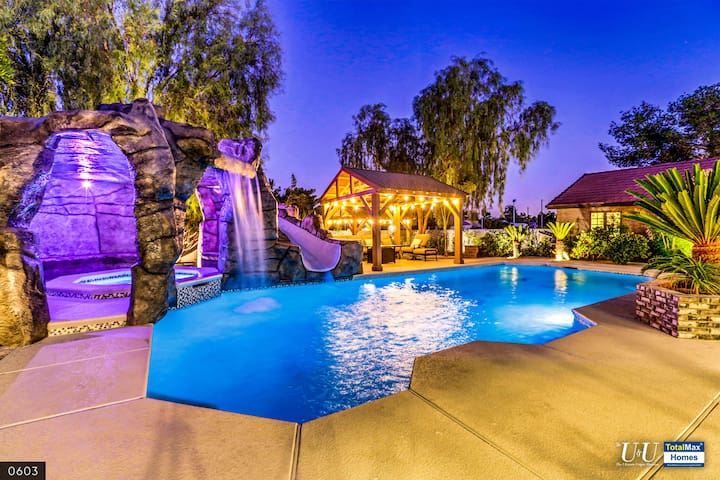 UU1 8BD/8BA Home Resort Pool Near Vegas Strip gallery image 3