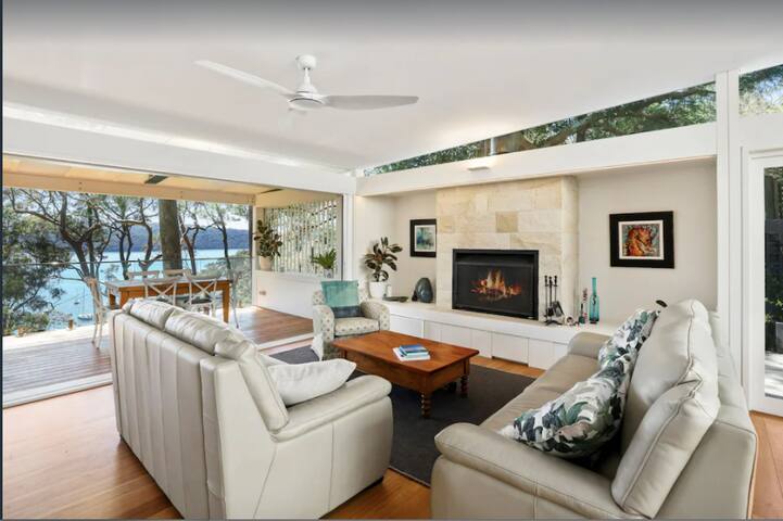 Avalon Beach Home with a View gallery image 2