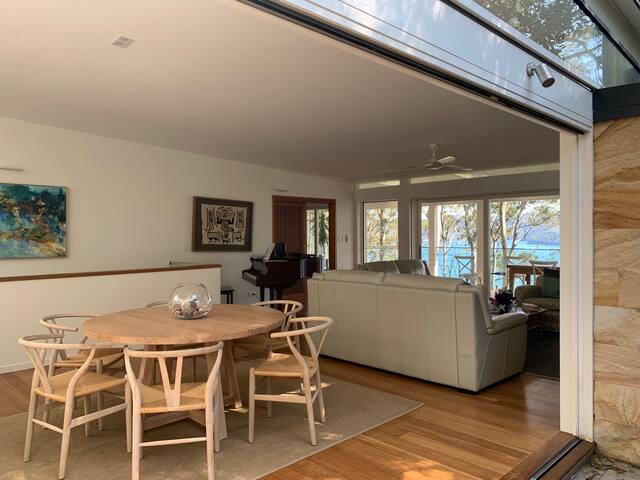 Avalon Beach Home with a View gallery image 3