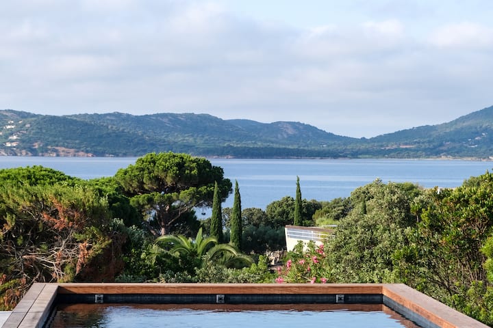 Villa 5 Bedrooms Private Estate In Cala Rossa, Walking Distance To The Beach, Swimming Pool, Sea View - Lecci