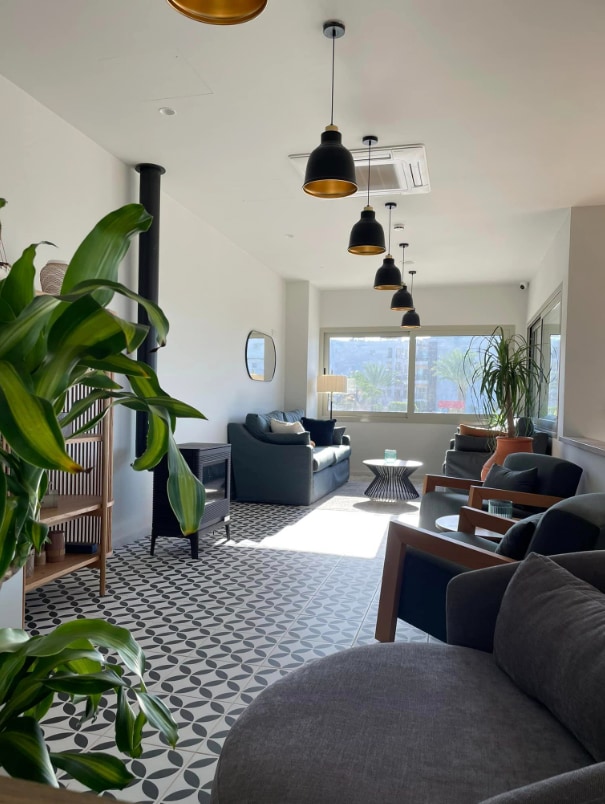 Dağ ve deniz manzaralı güzel bir daire! (Beautiful apartment with mountain)