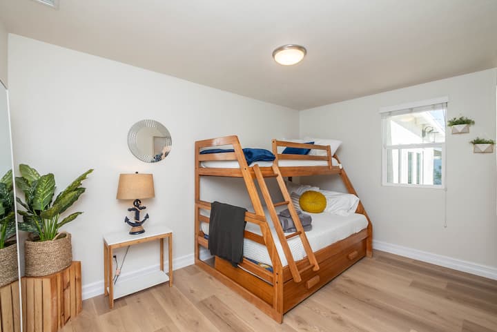 Bedroom #4 - bunk bed-Twin/Full with Trundle