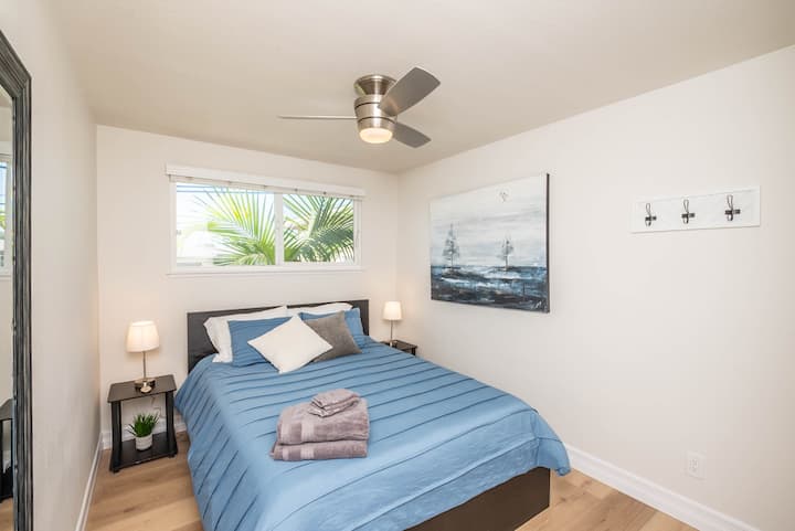 Bedroom #3-Has a queen bed 