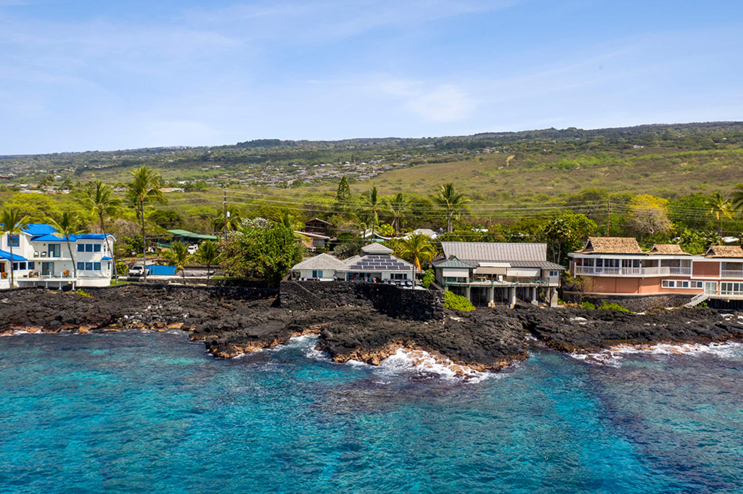Home in Kailua-Kona · ★4.93 · 3 bedrooms · 6 beds · 3 baths - Image 40