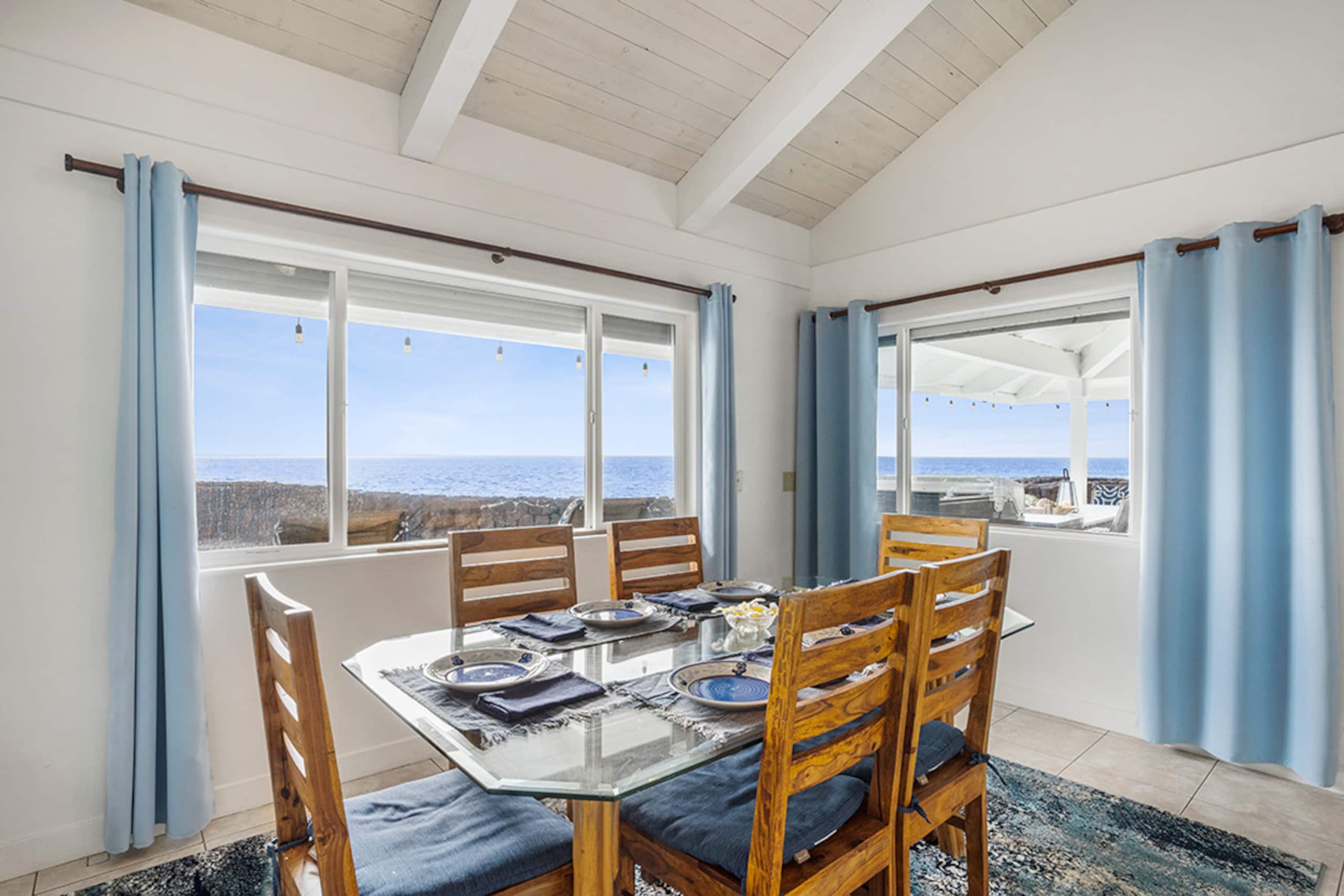 Home in Kailua-Kona · ★4.93 · 3 bedrooms · 6 beds · 3 baths - Image 12
