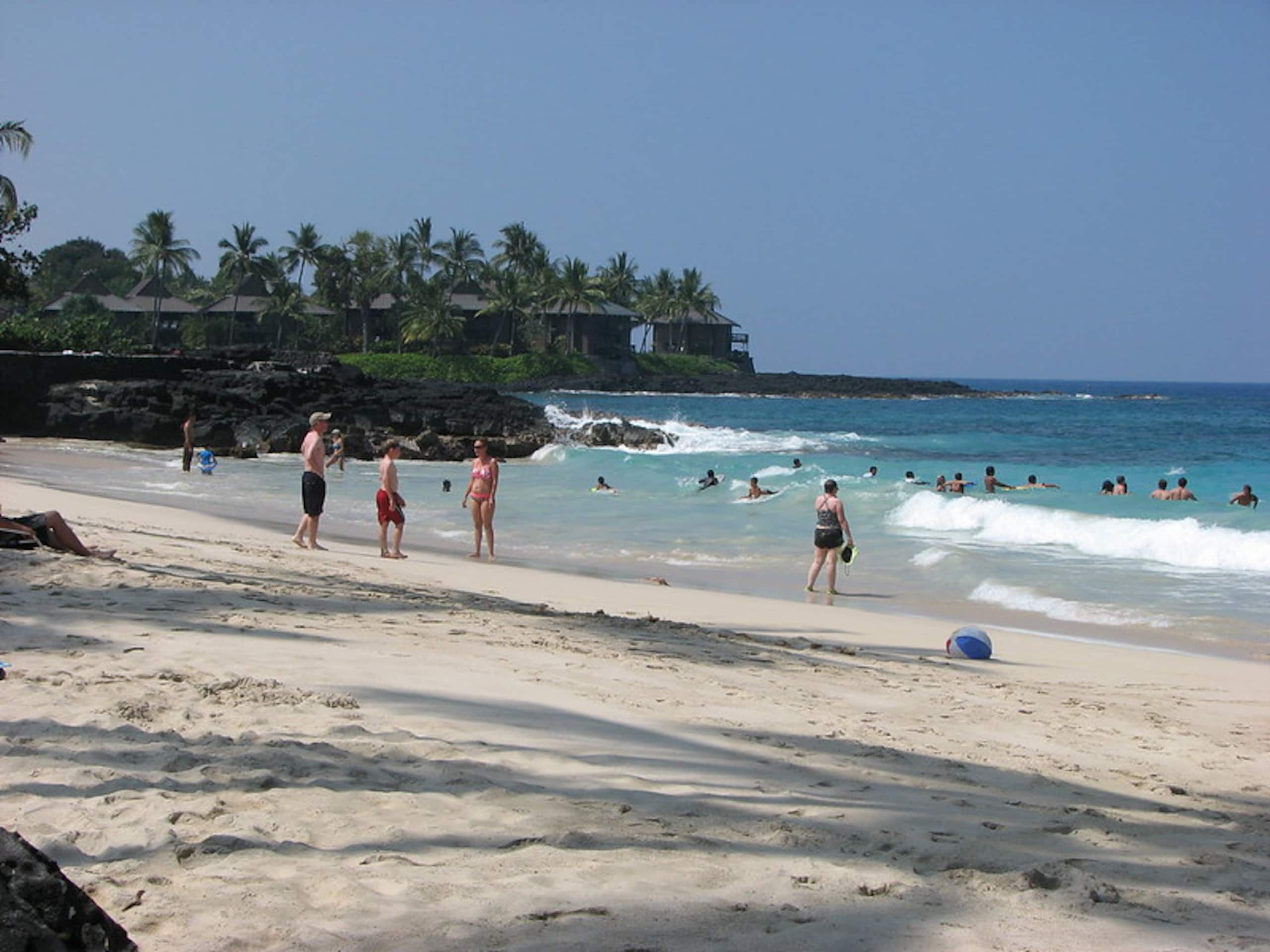 Home in Kailua-Kona · ★4.93 · 3 bedrooms · 6 beds · 3 baths - Image 52