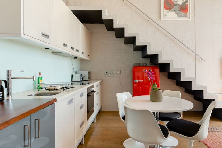 2-bed Double Volume Opulence | Magnificent Views gallery image 2