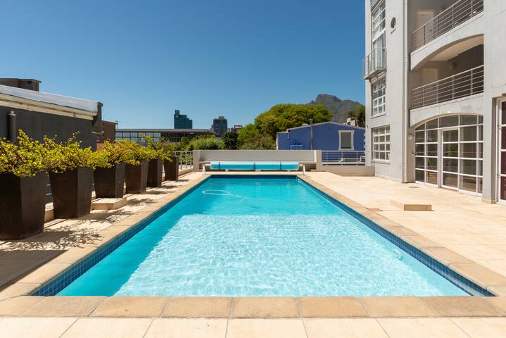 2-bed Double Volume Opulence | Magnificent Views gallery image 5