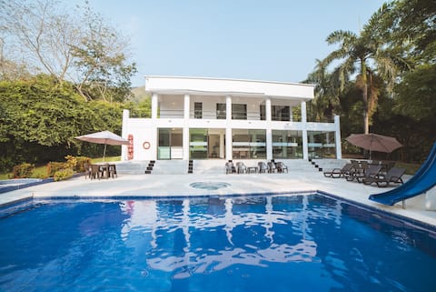 Finca Campestre Represa de Prado for up to 24 people