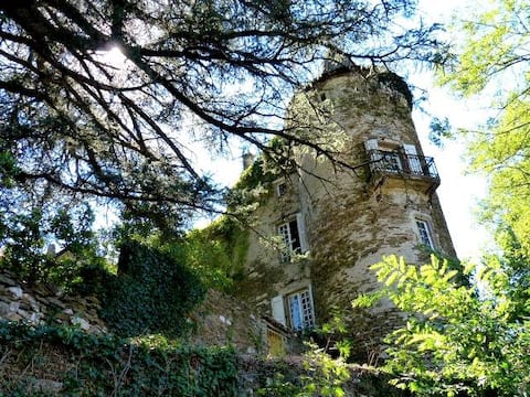 Gite La Calade in Medieval Castle