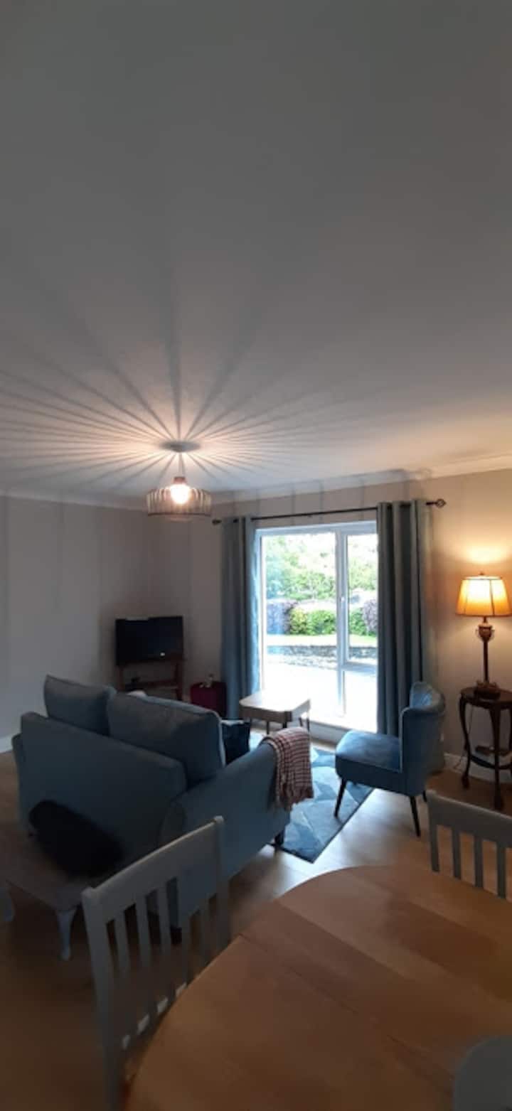 منطقة معيشة/طعام بإطلالة على كروا باتريك