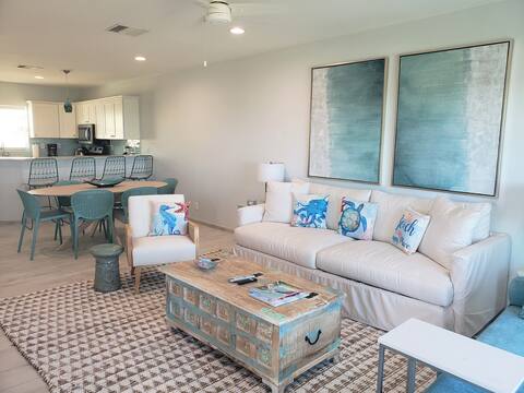 Newly Renovated 2 Bedroom/2 Bath Beach Front Condo