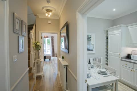 Successful Airbnb property: No.23 Lovely House & Garden, Jericho- free parking in Old Marston