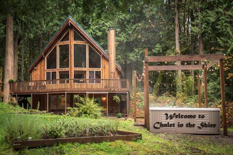 Chalet w hot tub, pool table, wood stove, gameroom