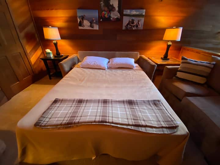 Kitanda cha Sofa kwenye Roshani