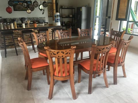 Successful Airbnb property: Nature and relax: swimming pool, BBQ, Wi-Fi, games in Villeta