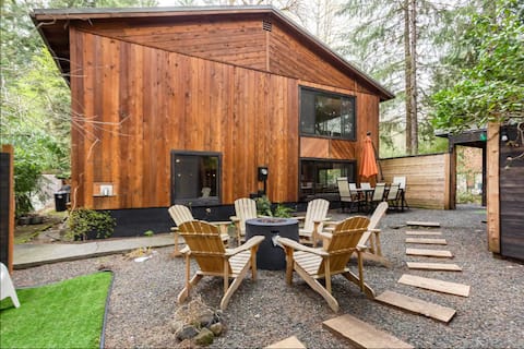 Zen Cabin - Sauna, Hot Tub, Fireplace & Game Room!