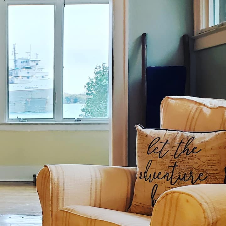 The Harbor House Entire 1st Floor Waterfront Houses for Rent in