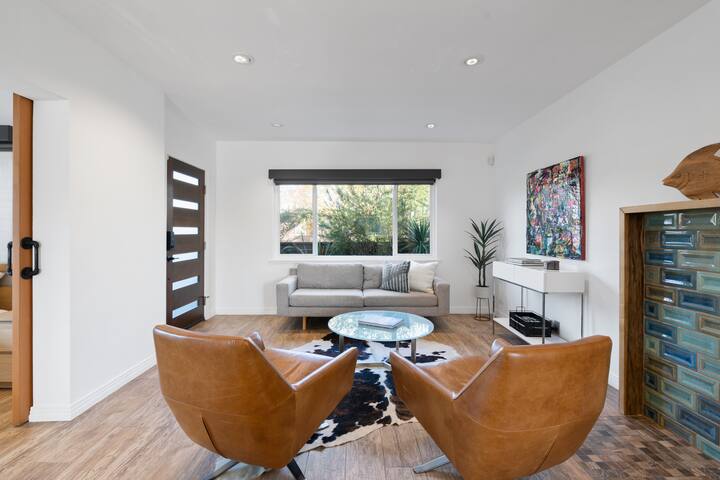 Your Modern Lux Pool Resort in the Heart of SD gallery image 5