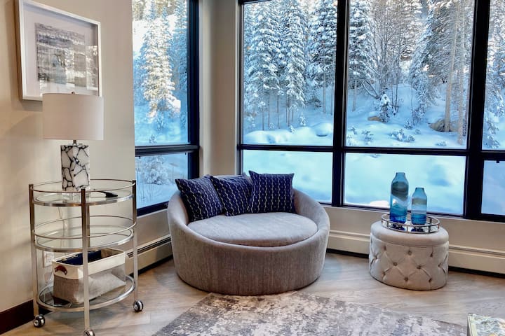 Living Room w/ Slopeside Views