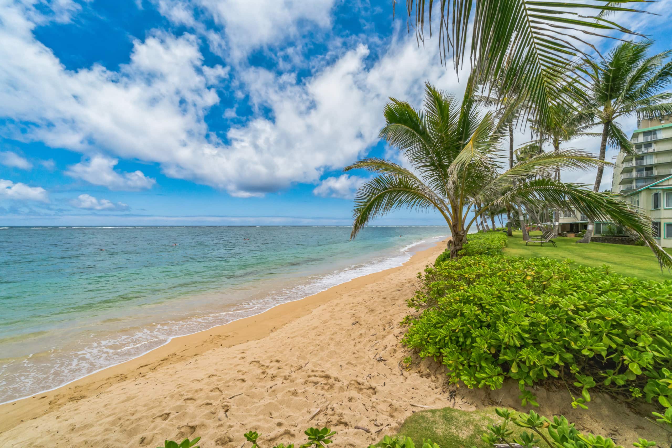 Condo in Hauula · ★4.76 · 3 bedrooms · 4 beds · 2 private baths - Image 8