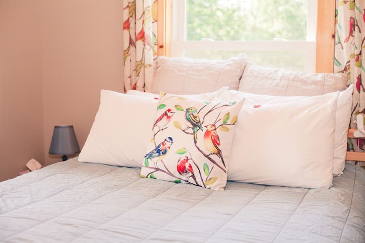 Спалня с двойно легло