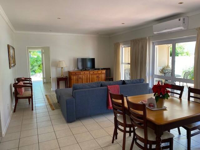 Charming Holiday Cottage on secure Golf Estate gallery image 5