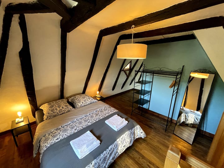 Bedroom 2 with bed 160 x 200 cm, bathroom and private toilet.