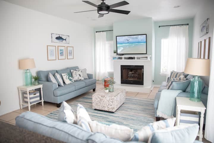 Antigua Palms Family Room