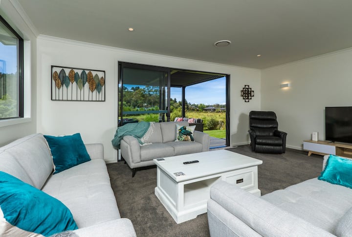 “Salt & Sand”  New Kaiteri Bach - South Island