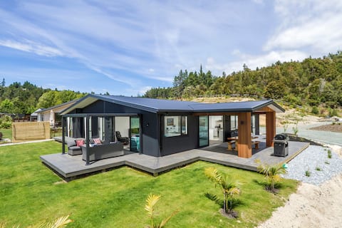 “Salt & Sand”  New Kaiteri Bach