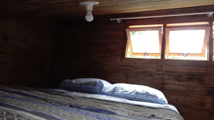 חדר שינה עליון / גובה 1.60מ'.